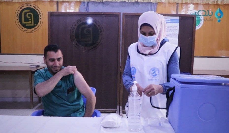 فريق لقاح "كورونا" يصدر تقريره الأول حول حملة اللقاح شمال سوريا