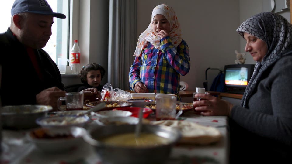 كارثة على السوريين.. ألمانيا تفكر بالترحيل أيضاً   